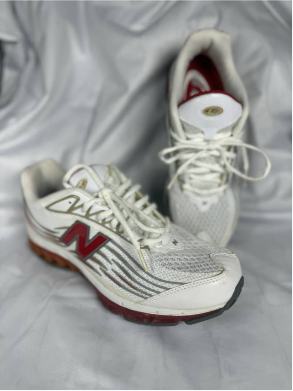 NEW BALANCE WOMENS RUNNING SHOES- SNEAKERS- WR8508WR- WHITE/ RED EUC SIZE 9B